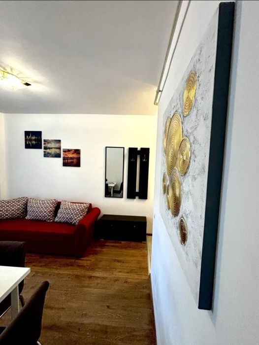 Inchiriez apartament in zona Palas