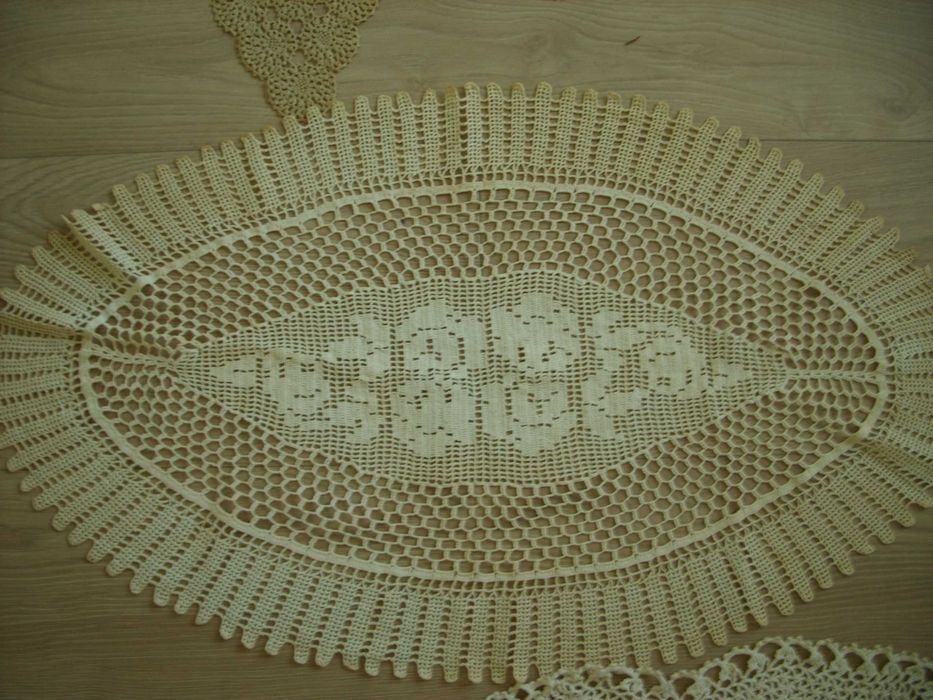 Карета и дантела на една кука