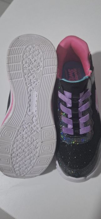 Adidași skechers noi  fete mas 32