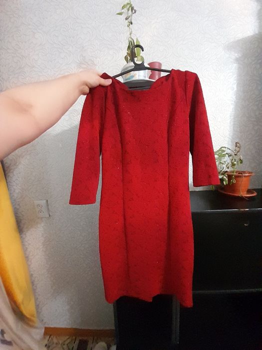 Продам Платья  срочна