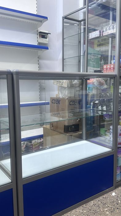 Продам торговое оборудование стеклянные полки