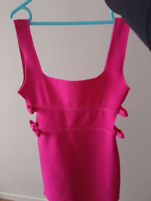 Рокля циклама бандажна размер S