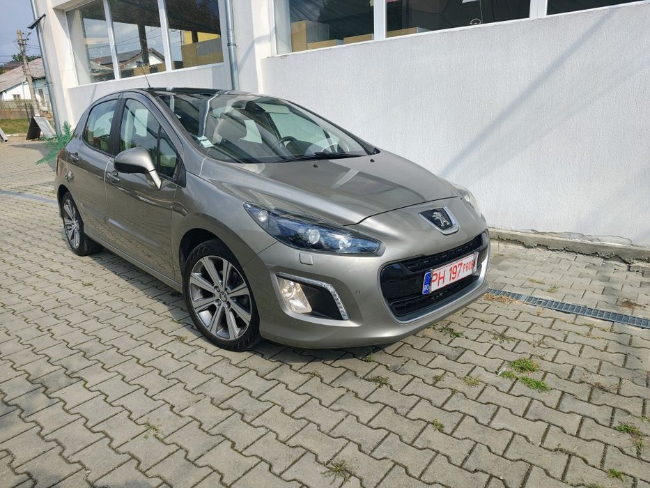 Peugeot 308 Feline FULL Hatchback 2012 Euro 5 1.6 Hdi Navi/!Bixenon adaptiv / Panoramoc/ Led / Piele crem etc..