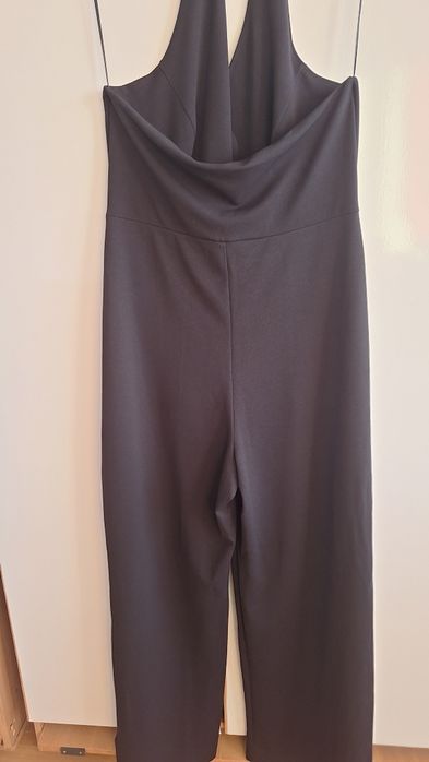 Salopeta pantalon larg, fara umeri si cu spatele gol