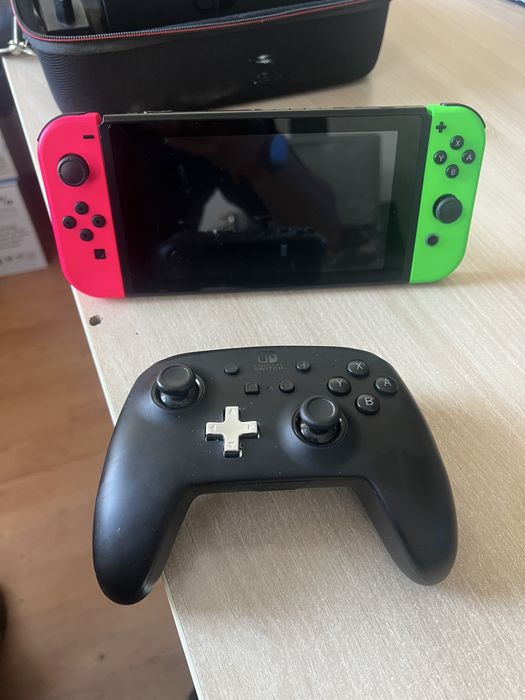 nintendo switch+чанта+допълнителен контролер