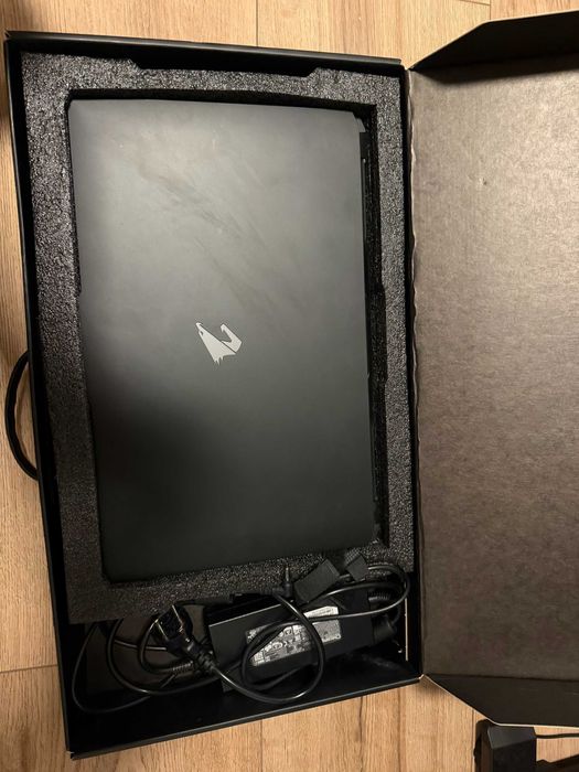 Laptop GIGABYTE Gaming 17.3'' AORUS 7 9KF, FHD 360Hz, Intel® Core™ i5-12500H (18M Cache, up to 4.50 GHz), 16GB DDR4, 512GB SSD, GeForce RTX 4060 8GB