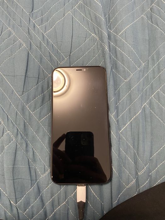 Продаю iPhone 11 на 64 GB.