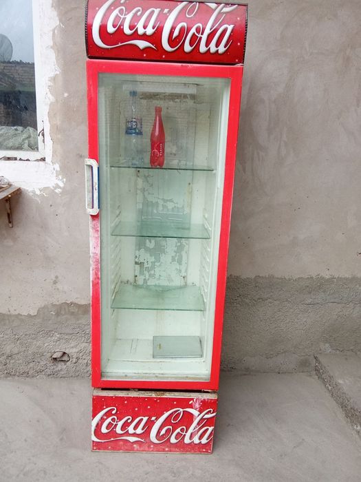 Vitrina xaladilnik sotiladi