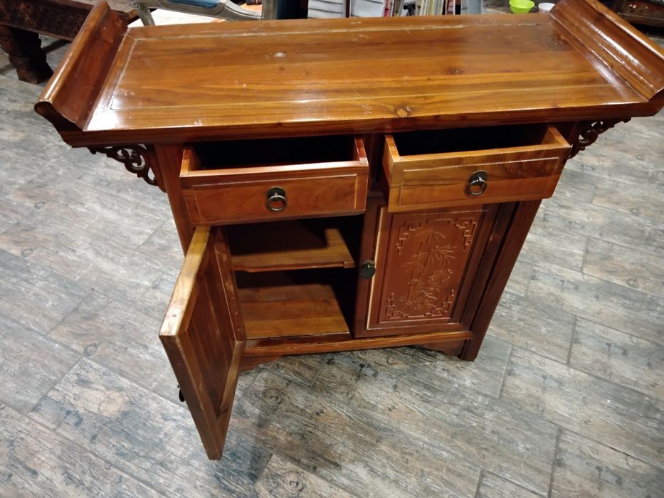 Тумба -комод коричневый.