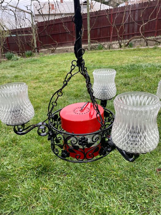 Lustra veche cu 4 becuri