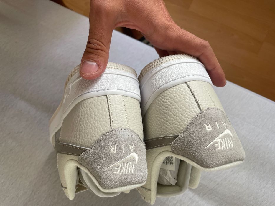 Adidasi Nike Air force 1, crem, noi cu eticheta, marimea 42, 26.5 cm