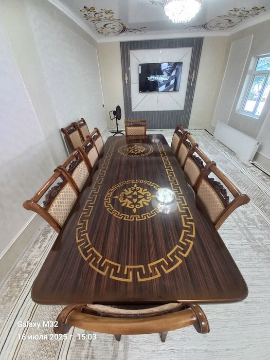 Зал учун стол стул