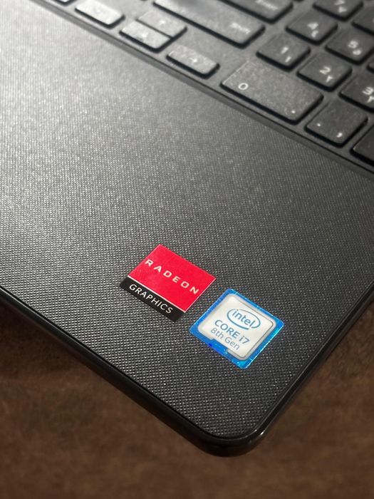 Dell 15,6 inch• procesor i7-8th gen (i7-8550u) • Se vinde fara ssd•