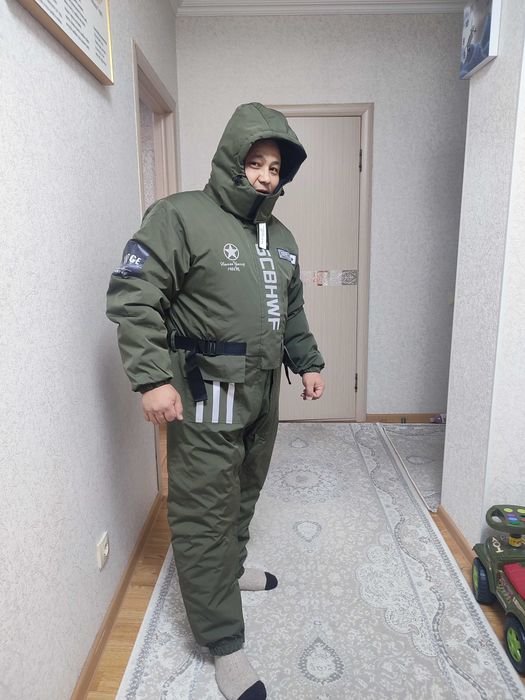 Продам комбинезон мужской