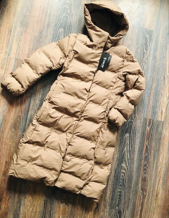 Geaca lunga si groasa de iarna, model actual si modern