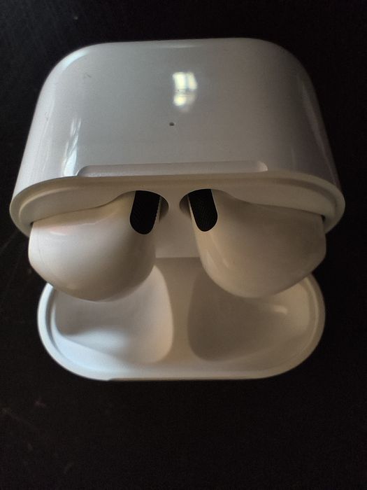 Earbuds/ слушалки тип тапи