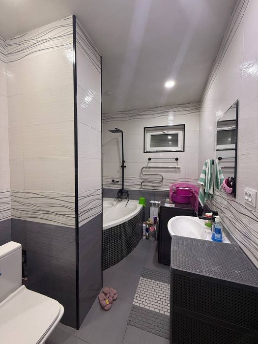 Продаётся 2х комнатная квартира 77 серия