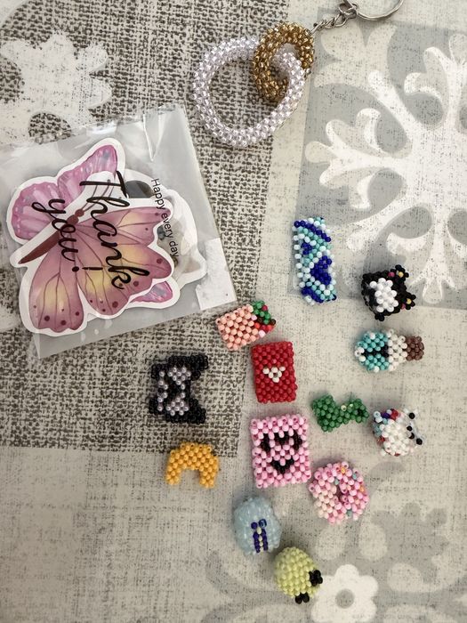 Продам фигурки из бисера
