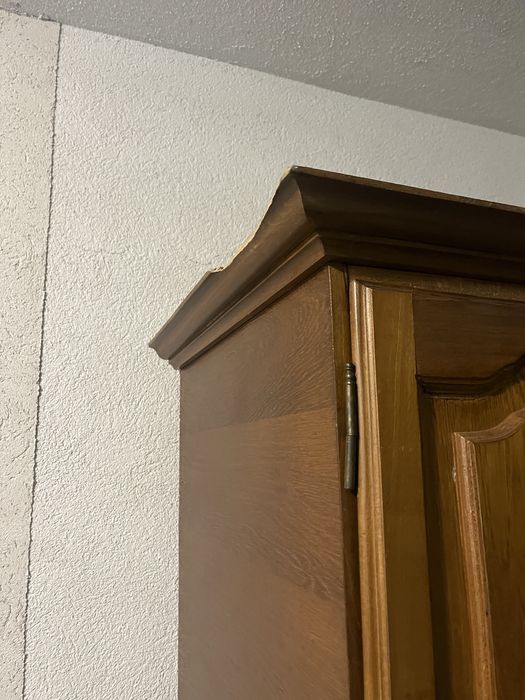 Dulap din lemn masiv