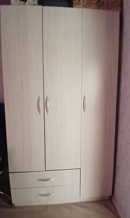 Продам шкаф в хорошем состоянии