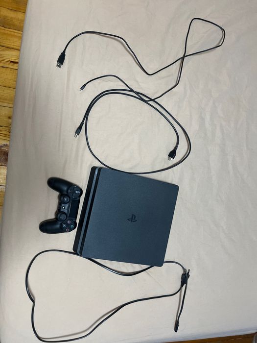 PS4 + Джоистик чисто нов
