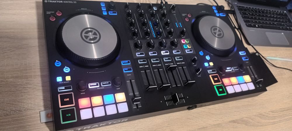 Consola dj Traktor s3