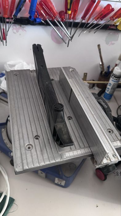 Торцовочна пила с площадка Femi 741