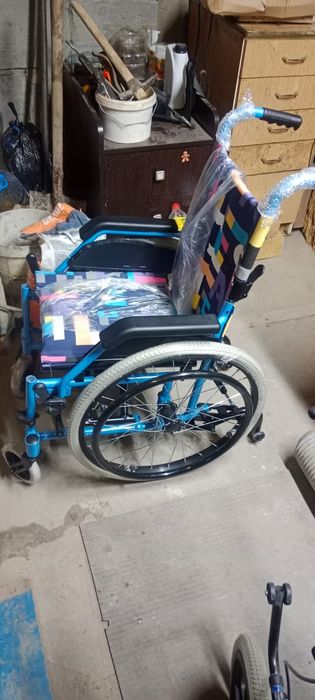 Продам инвалидную коляску
