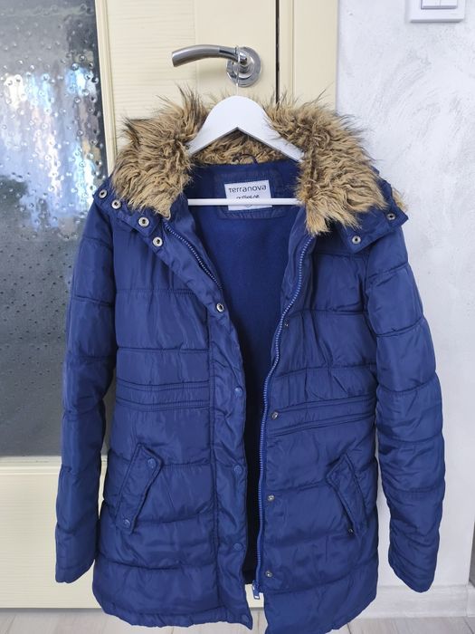 Дамско зимно дълго яке.