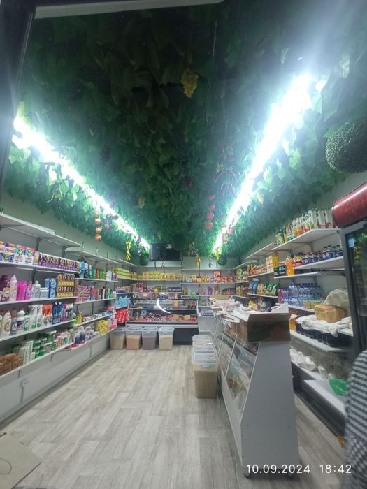 Кўчма дўкон сотилади