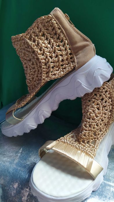 Дамски обувки и маратонки