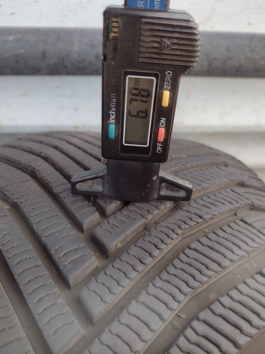 Почти нови 2бр.235/50/18 Michelin Alpin7 dot0424