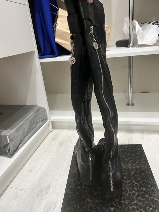 Продам кожаные сапоги