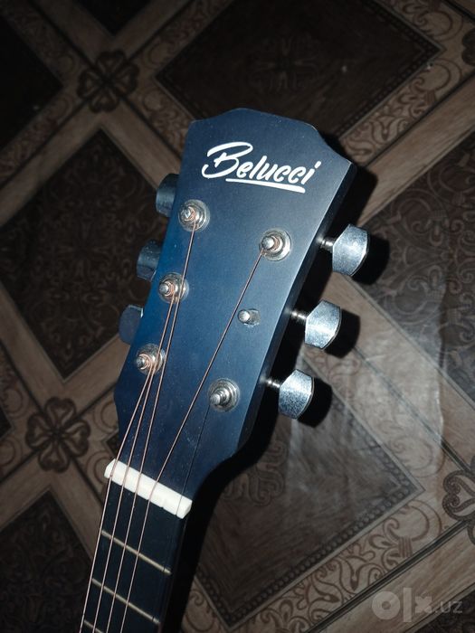 Gitara sotiladi srochno