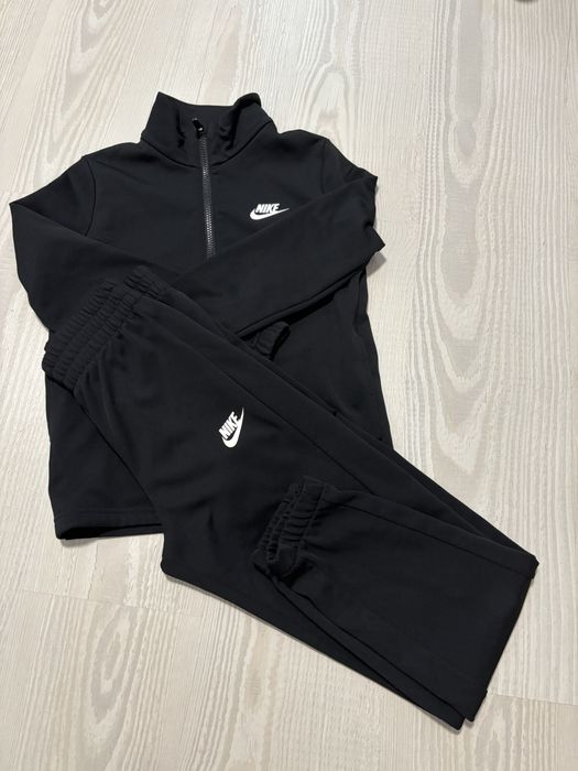 Детски спортен екип Nike