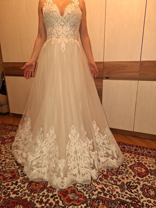 Сватбената рокля