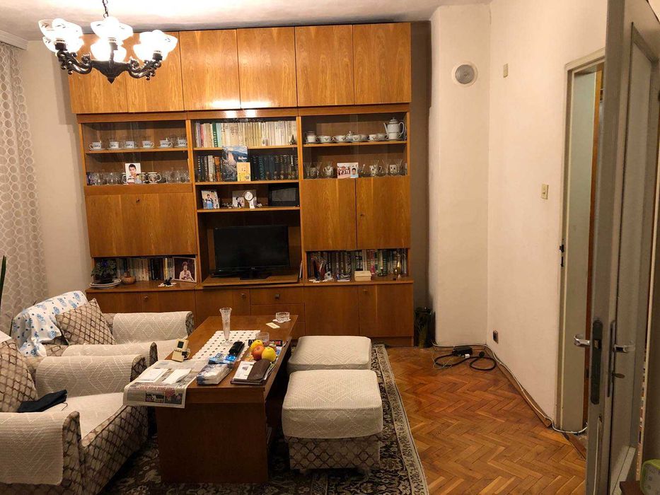 Продава се Двустаен апартамент в Пловдив, Център - 65 кв.м за 862 €/кв.м - Снимка #1