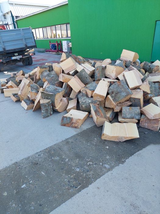 Vând lemn de foc esență tare