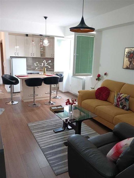 Дава се под наем Тристаен апартамент в Пловдив, Младежки Хълм - 86 кв.м за 377.4 € - Снимка #6