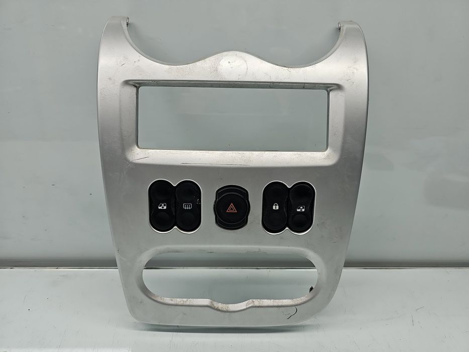 Butoane comenzi consola centrala Dacia Logan (LS) [Fabr 2004-2012] 820