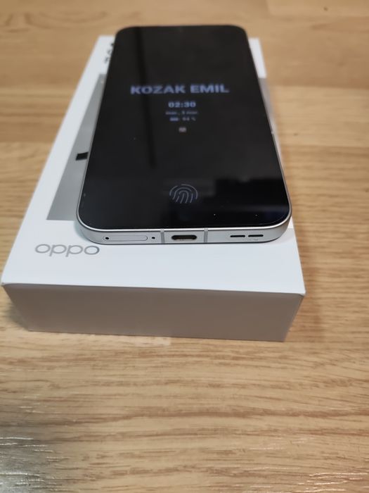 Oppo reno 13 în garanție