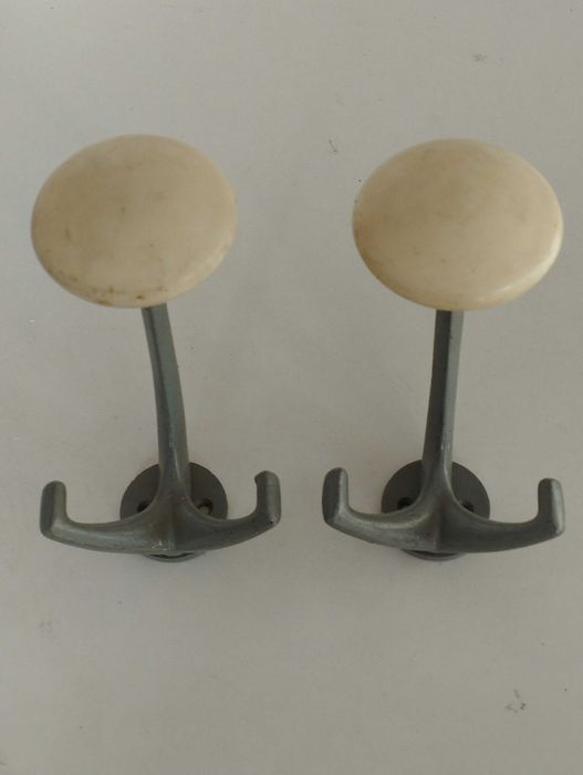 В.К части на кг.Порцеланова Алуминиеви закачалки железни ключа..Дръжка