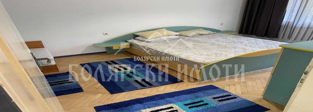 Дава се под наем Тристаен апартамент в Велико Търново, Център - 110 кв.м за 385 € - Снимка #8