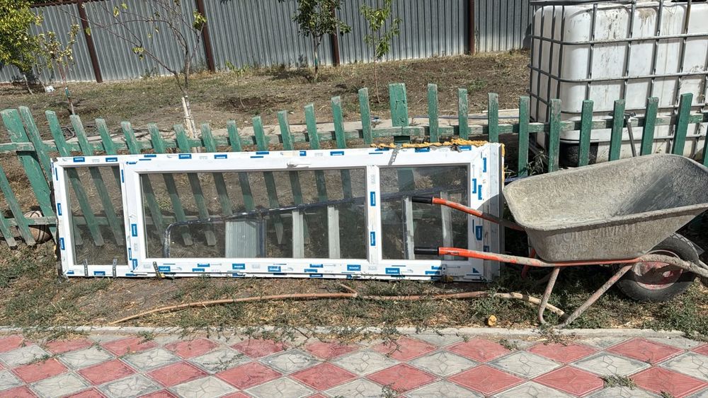 Пласст окноа ,, дверь