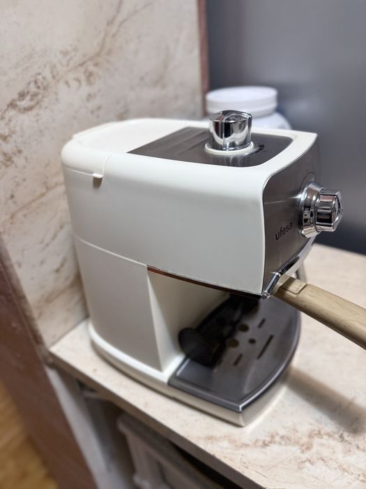 Кафемашина еспресо UFESA