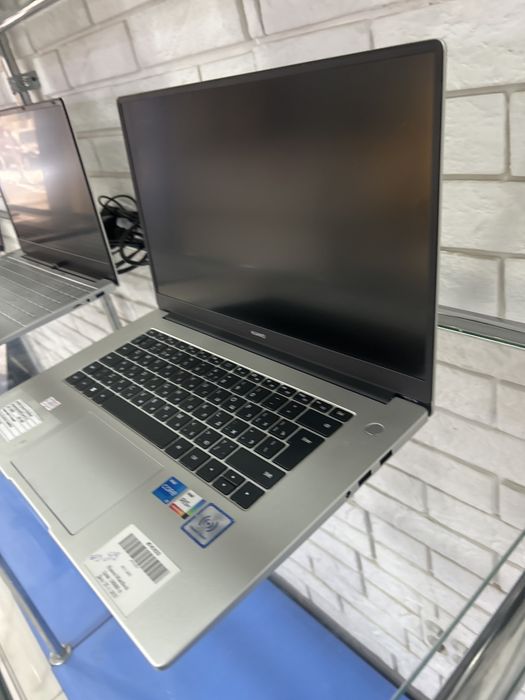 ноутбук Huawei MateBook