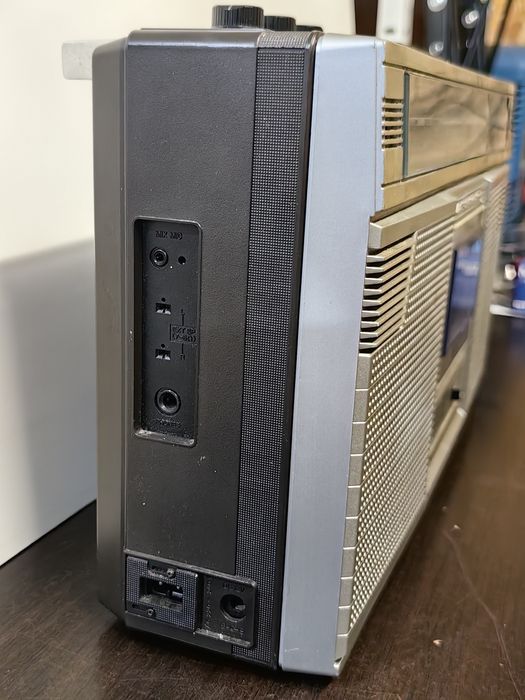 Радиокасетофон Sharp Gf-6060