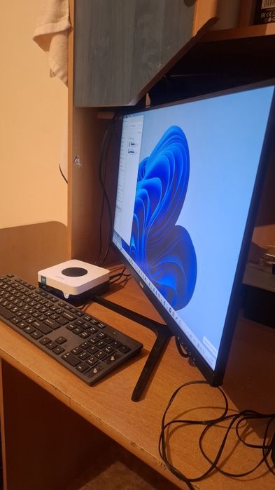 Продам Мини ПК chuwi larkbox + монитор 24"