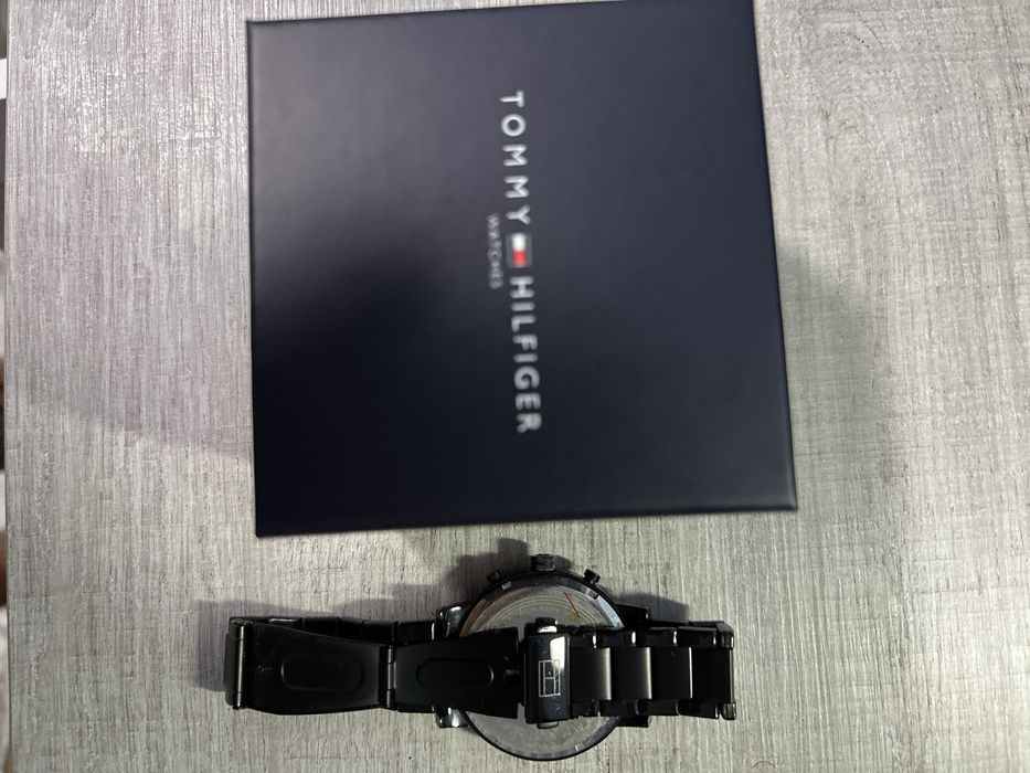 Часовник Tommy Hilfiger