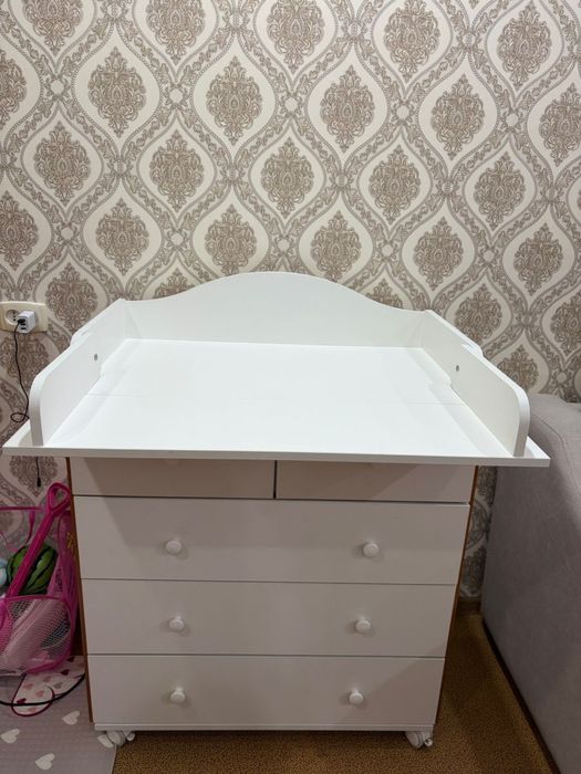 Пеленальный столик